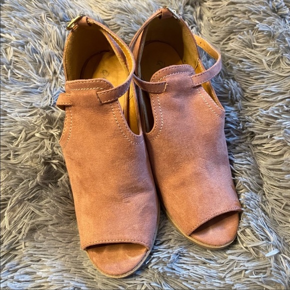 Pink wedges - Picture 3 of 3